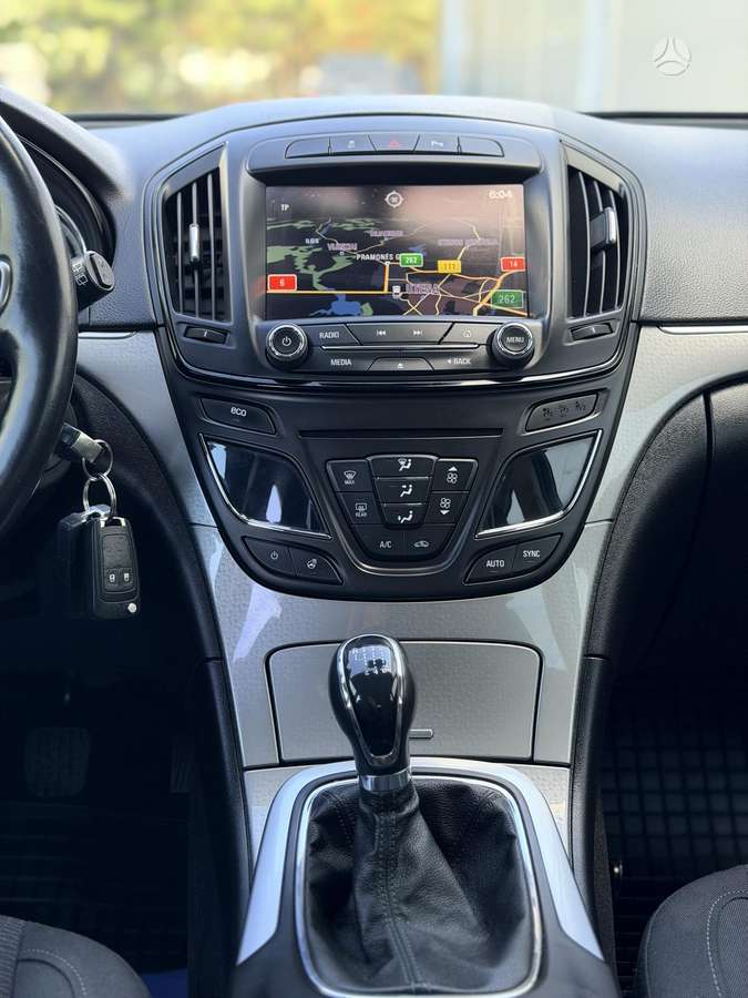 Opel Insignia 2014 — photo 26