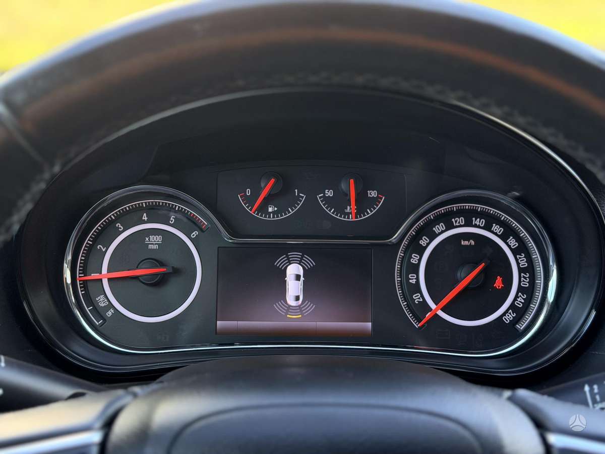 Opel Insignia 2014 — photo 27