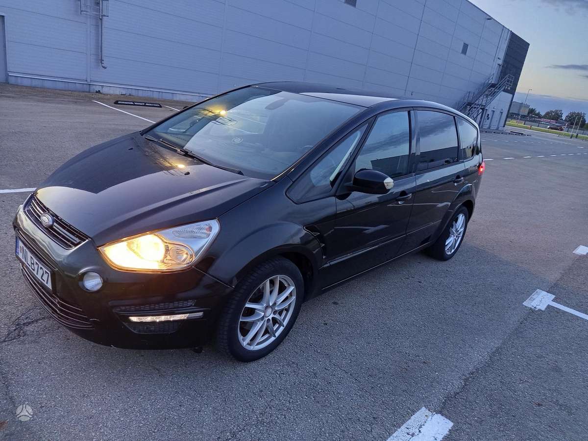 Ford S-MAX 2011 — салон