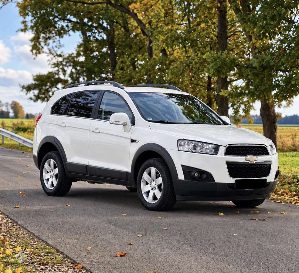 Chevrolet Captiva 2013 — interior