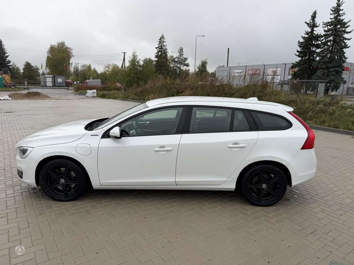 Volvo V60 2015 — photo 5