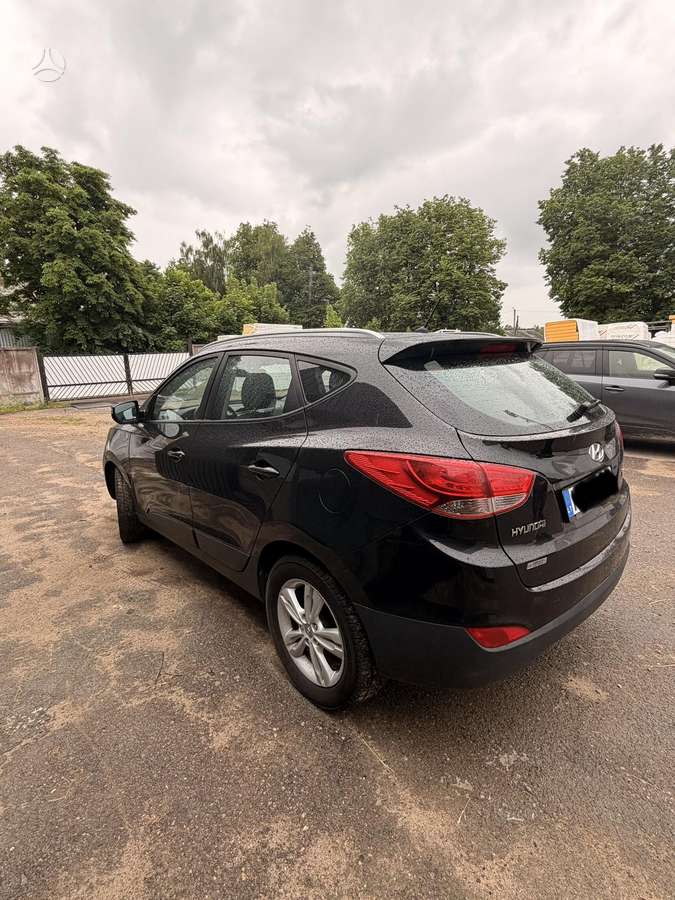 Hyundai ix35 2011 — вигляд ззаду