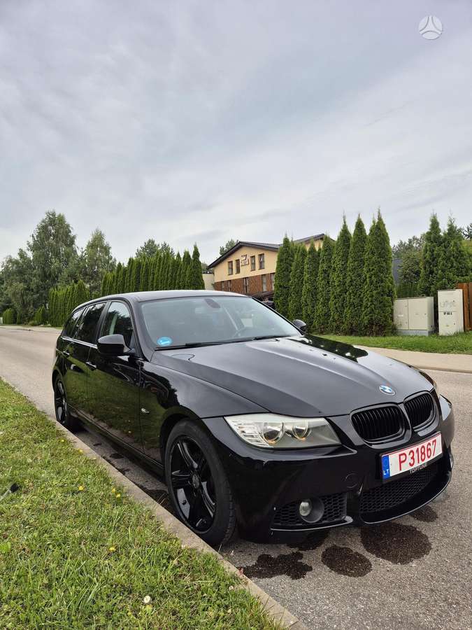 BMW 316 2011 — rear view
