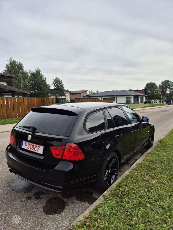 BMW 316 2011 — engine 1995 cm³, 116 HP (85kW)