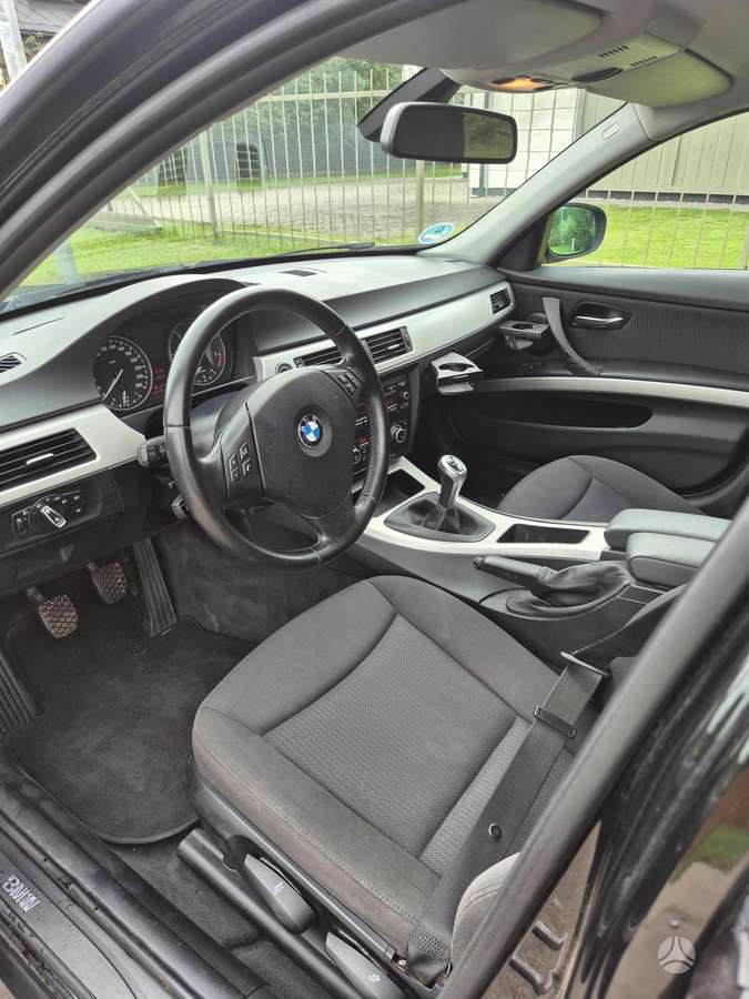BMW 316 2011 — photo 7