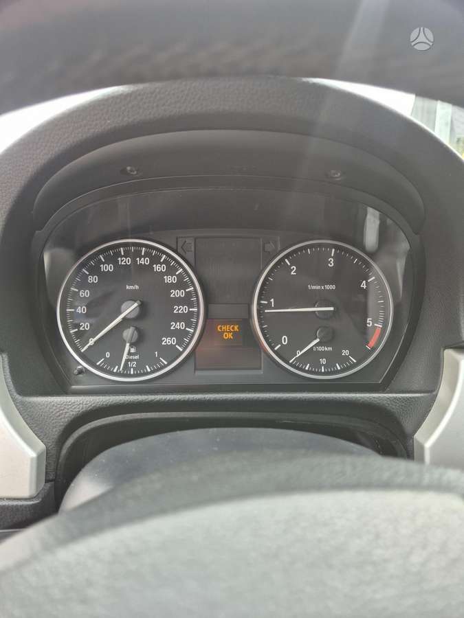 BMW 316 2011 — photo 9