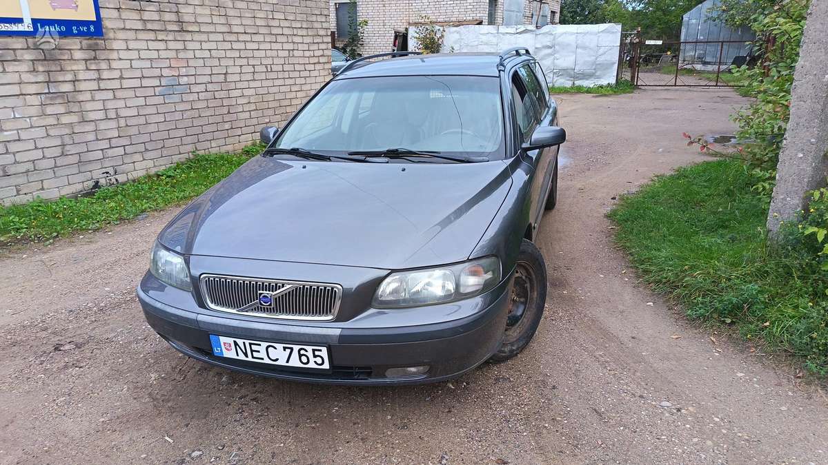 Volvo V70 2004 — vehicle for AFU Ukraine