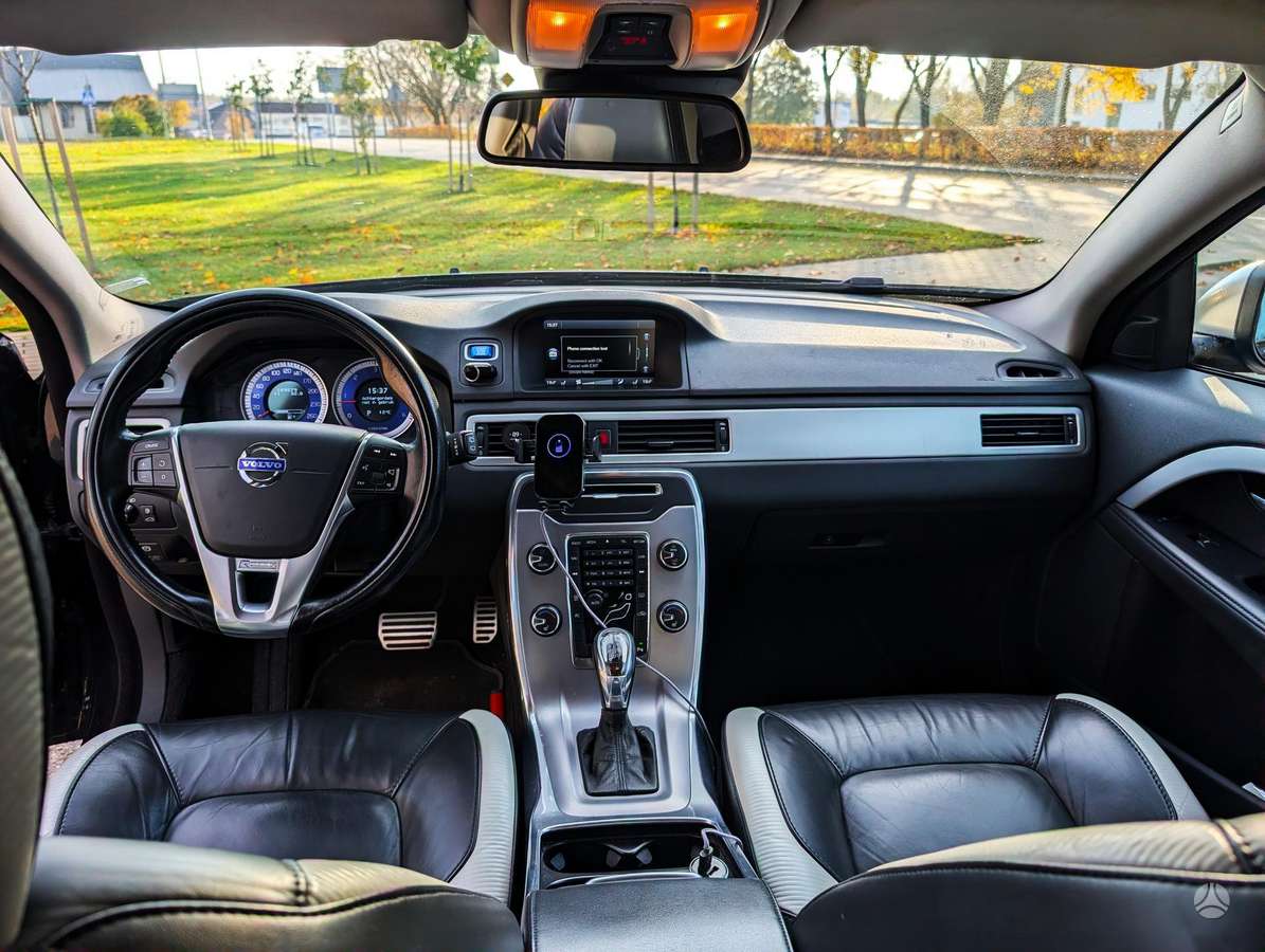 Volvo V70 2013 — photo 10