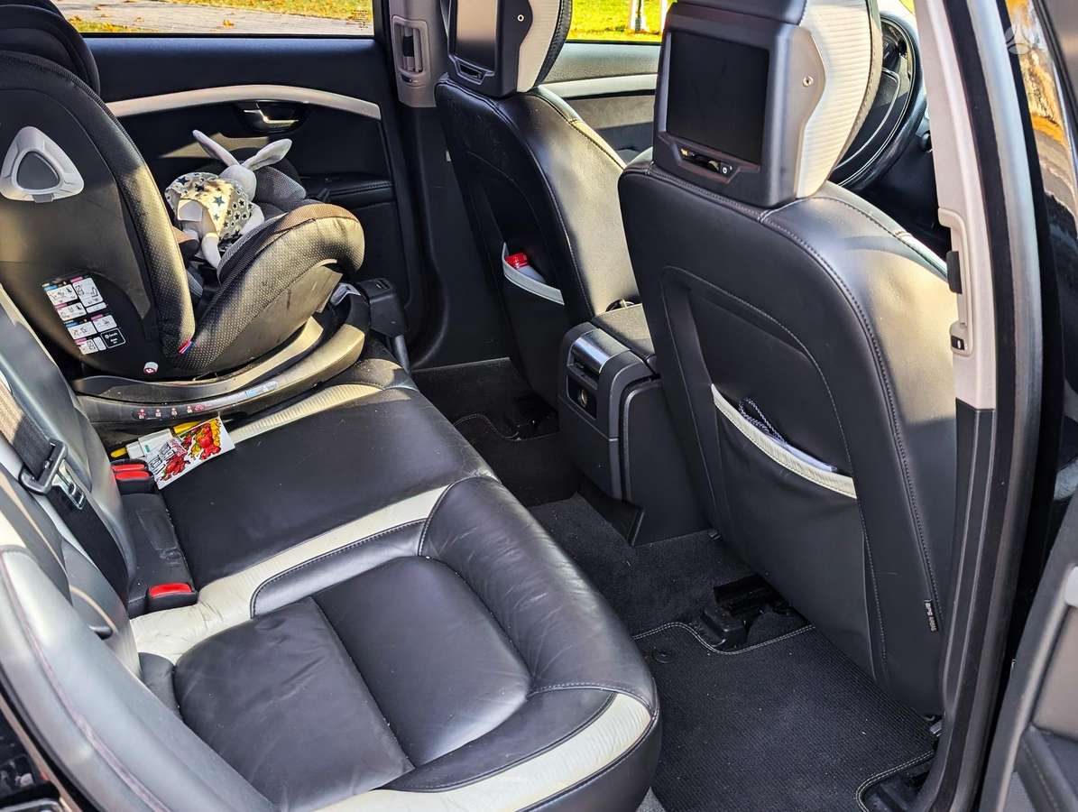 Volvo V70 2013 — photo 11