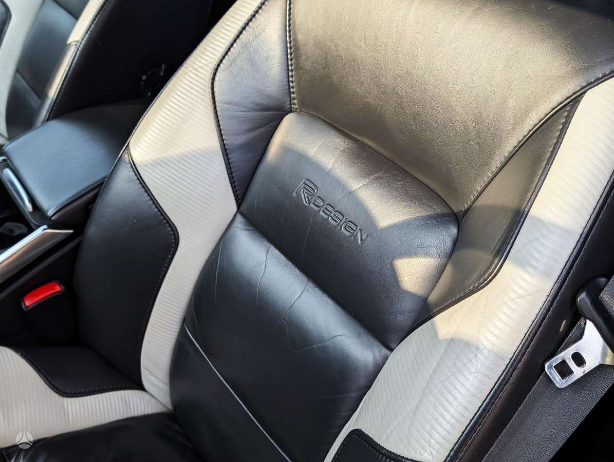 Volvo V70 2013 — photo 14
