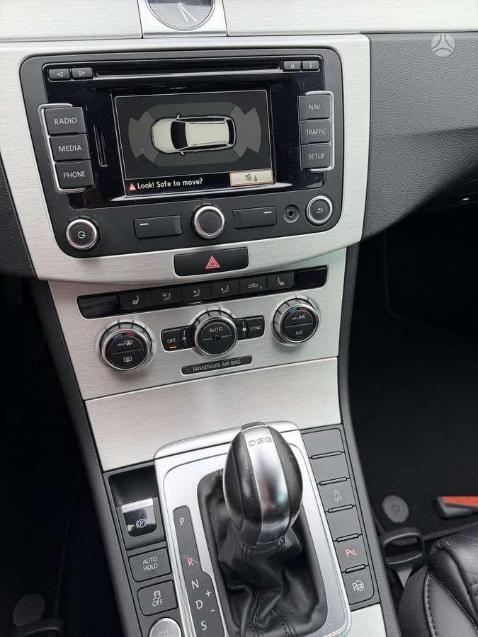 Volkswagen Passat 2014 — photo 16
