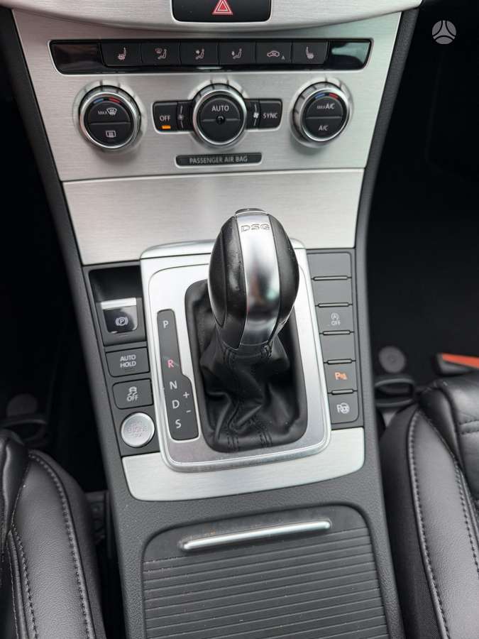 Volkswagen Passat 2014 — photo 17