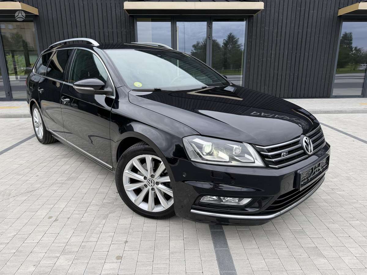 Volkswagen Passat 2014 — rear view
