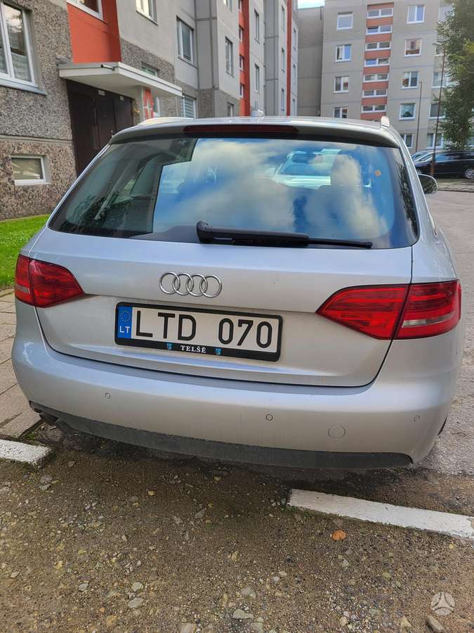 Audi A4 2009 — вигляд ззаду