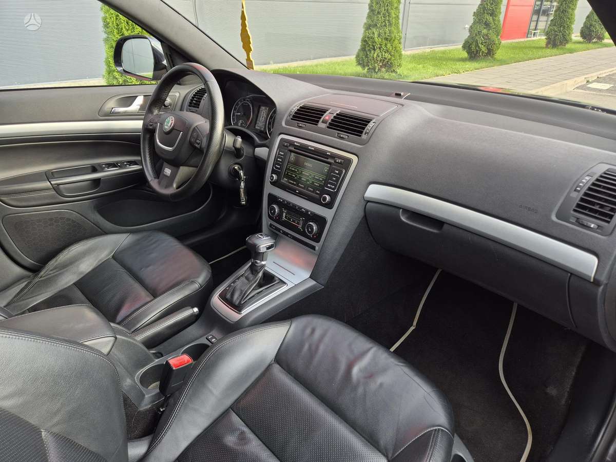 Skoda Octavia 2011 — photo 14