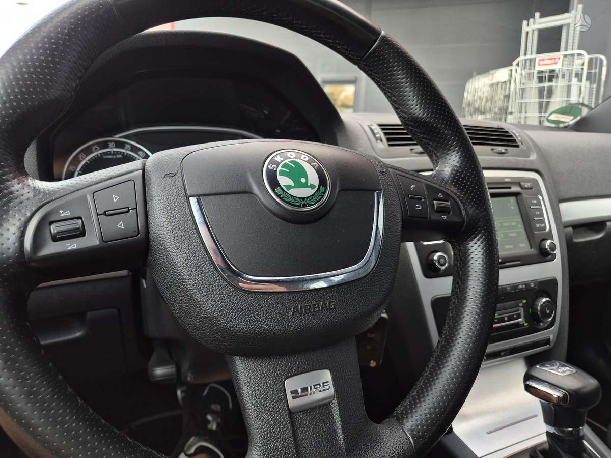 Skoda Octavia 2011 — photo 16