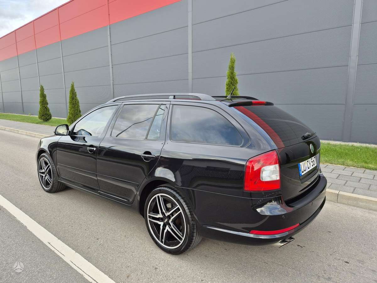 Skoda Octavia 2011 — interior