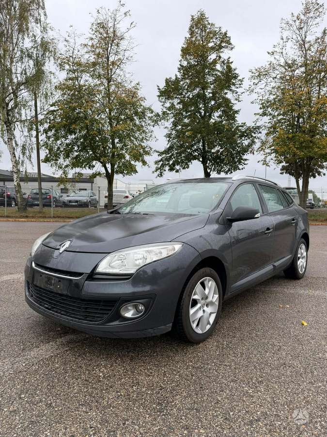Renault Megane 2012 — вигляд ззаду