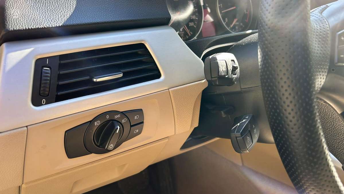 BMW 325 2007 — photo 15