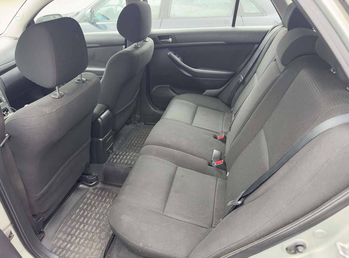Toyota Avensis 2005 — photo 8