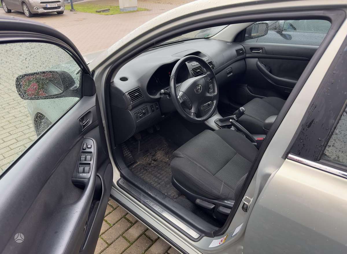 Toyota Avensis 2005 — photo 9