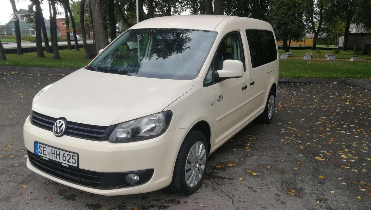 Volkswagen Caddy 2011 — вигляд ззаду