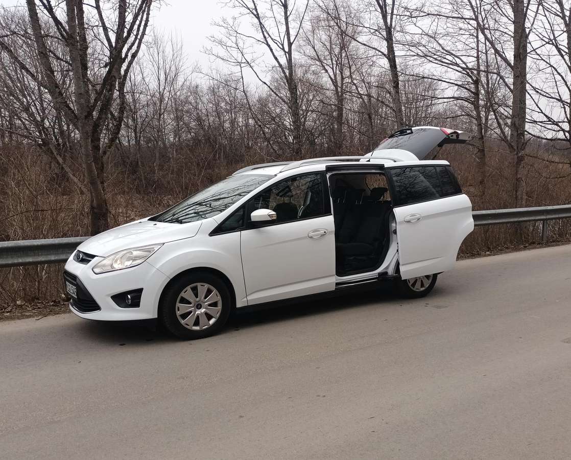 Ford Grand 2014 — photo 8