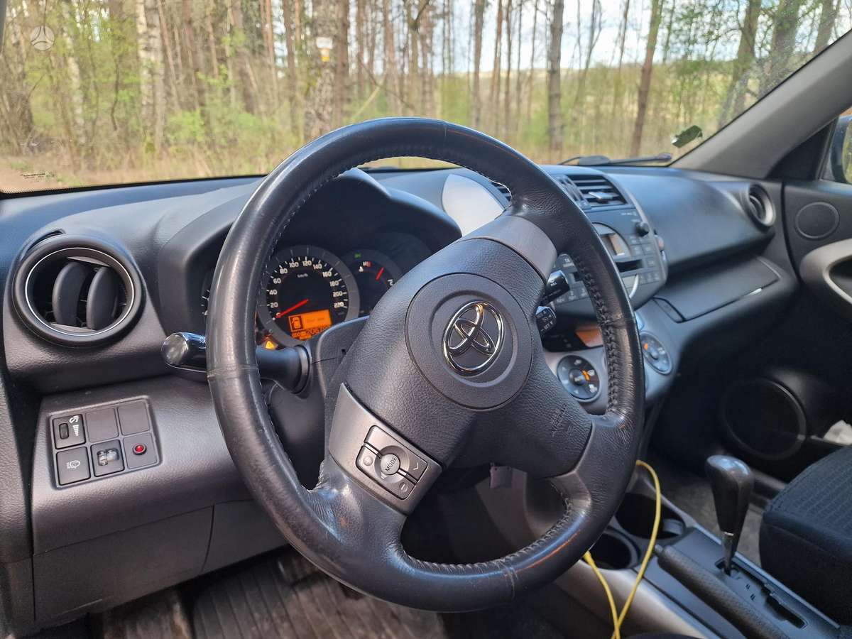 Toyota RAV4 2008 — photo 14