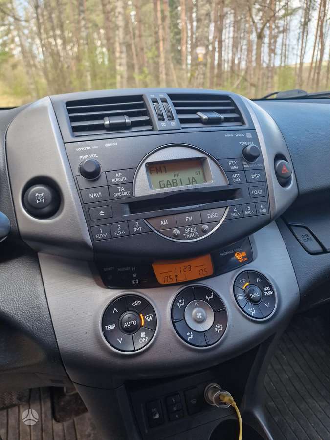 Toyota RAV4 2008 — photo 15