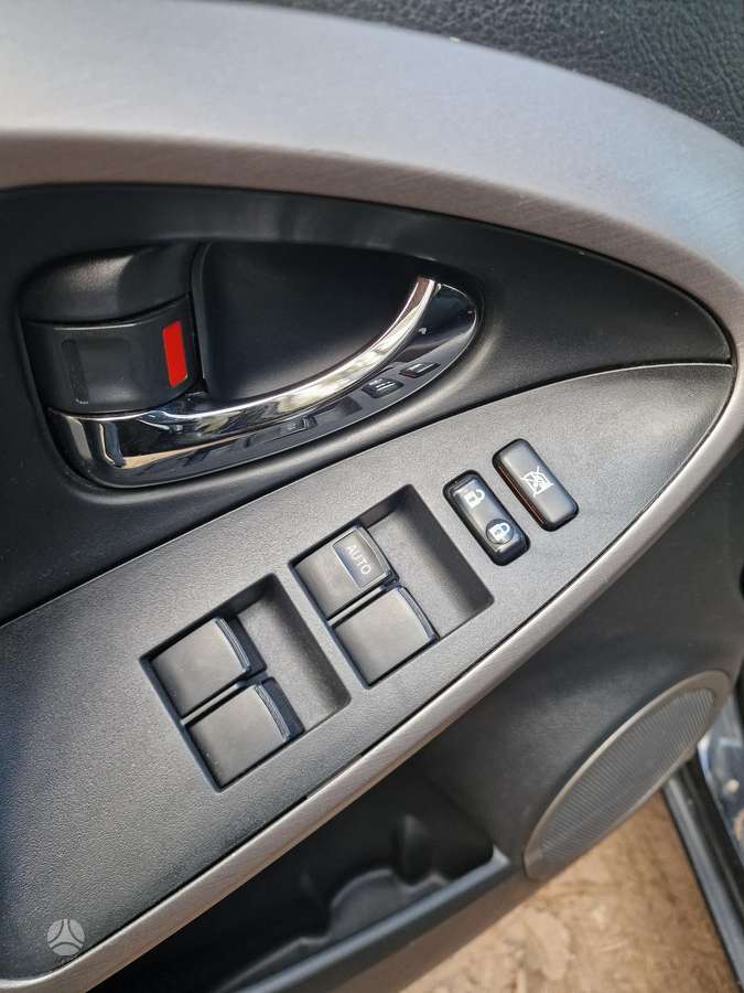 Toyota RAV4 2008 — photo 16