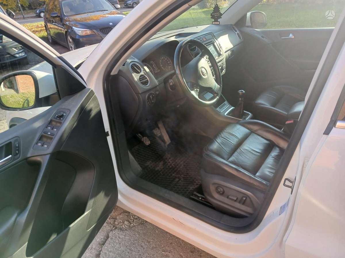 Volkswagen Tiguan 2010 — photo 10