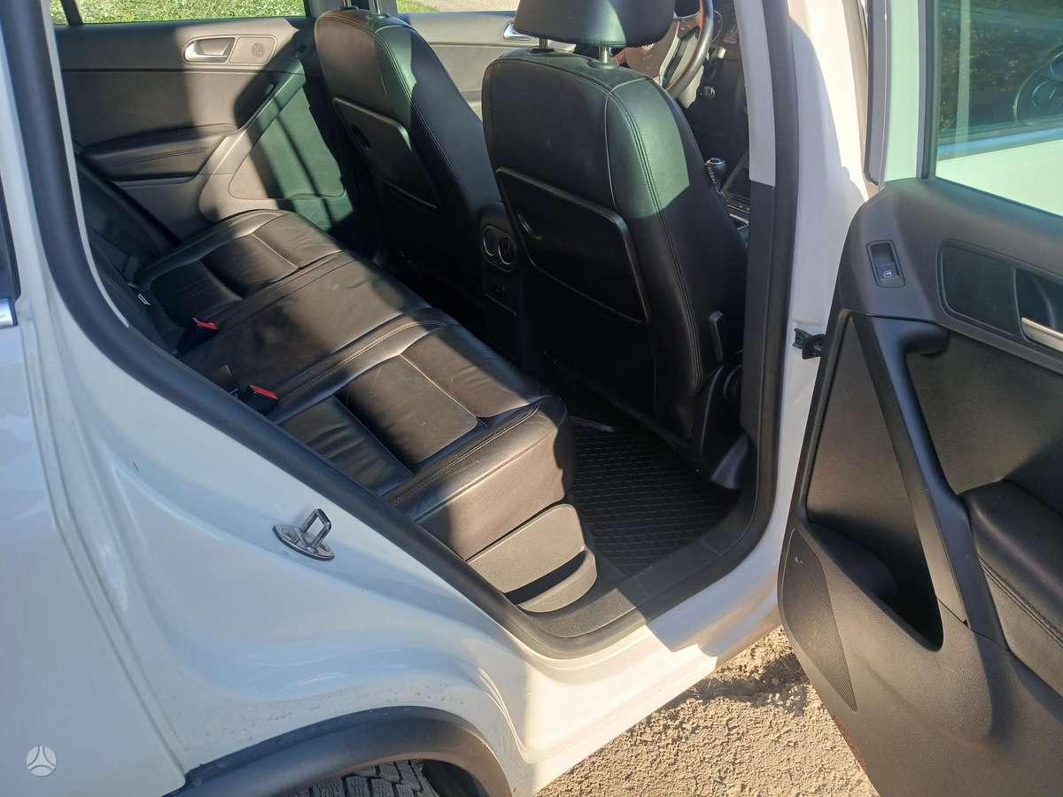 Volkswagen Tiguan 2010 — photo 11