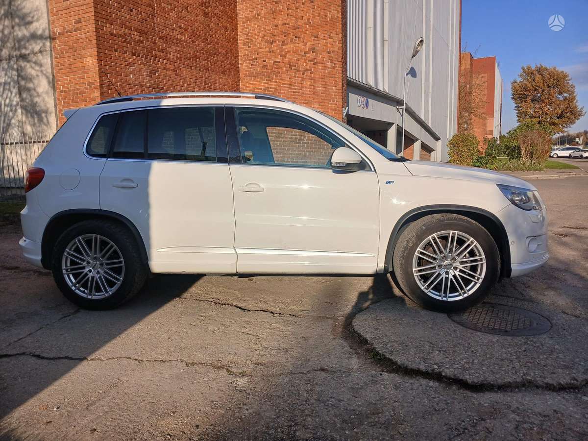 Volkswagen Tiguan 2010 — engine 1968 cm³, 140 HP (103kW)