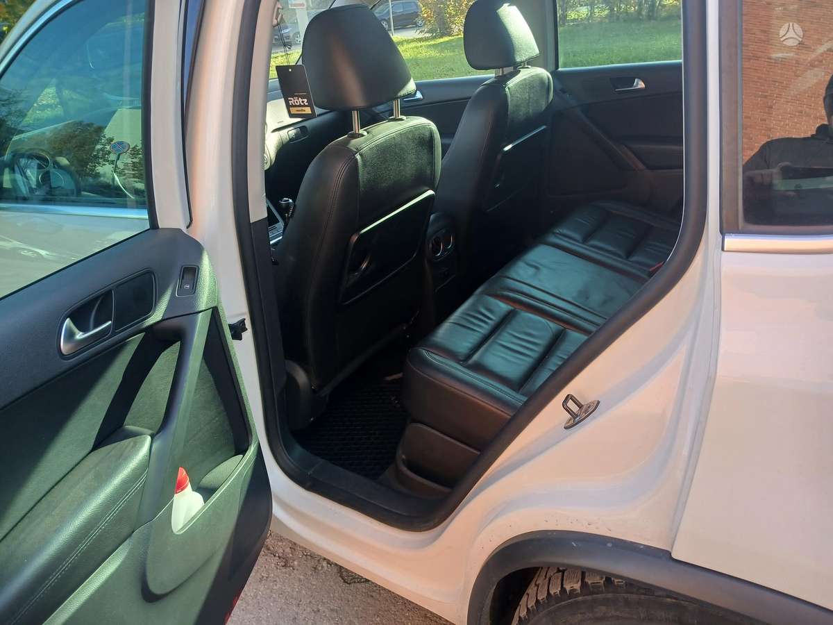 Volkswagen Tiguan 2010 — photo 8
