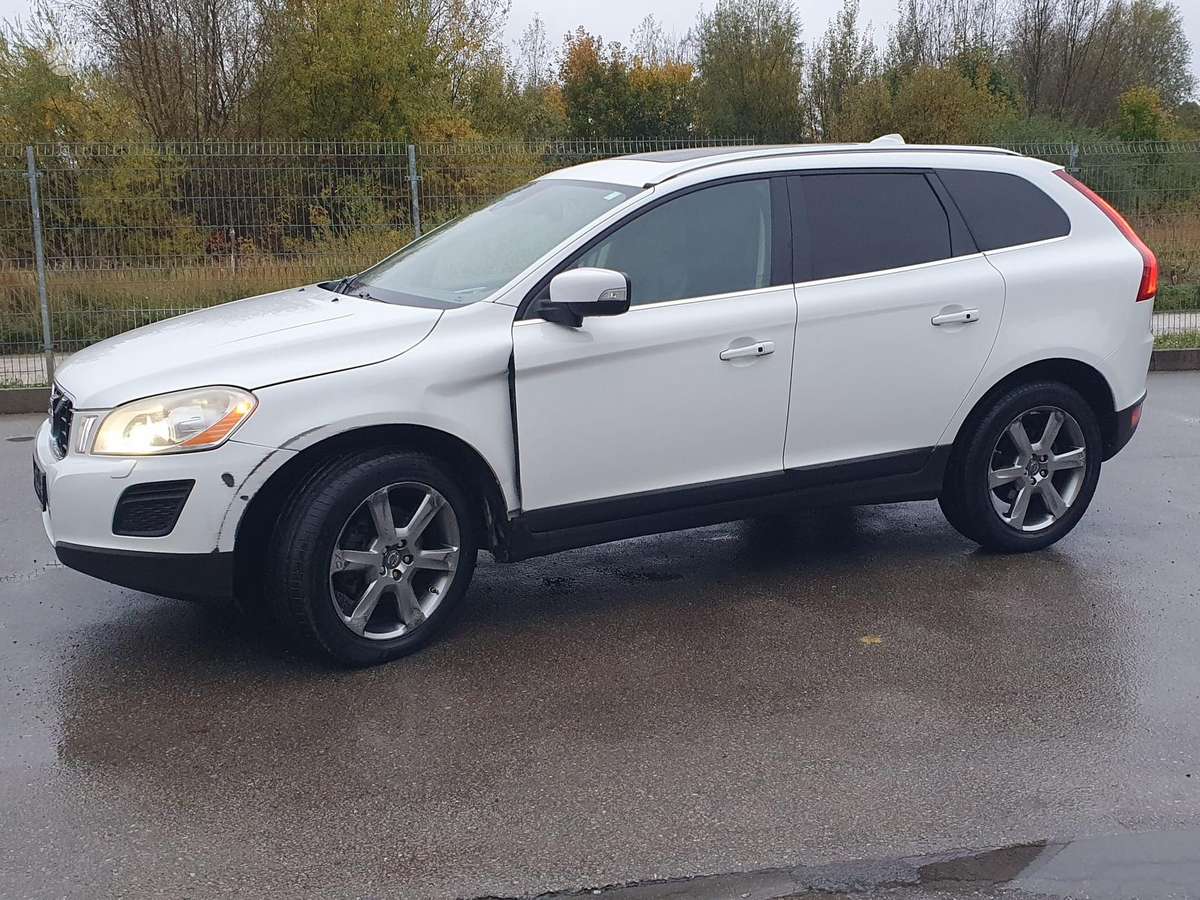 Volvo XC60 2013 — вигляд ззаду