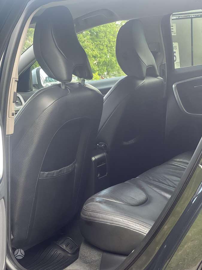 Volvo V60 2012 — photo 8