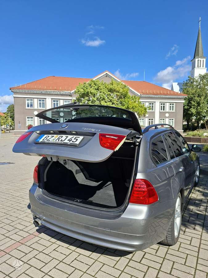 BMW 320 2009 — photo 12