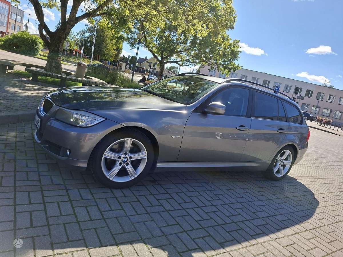 BMW 320 2009 — photo 6