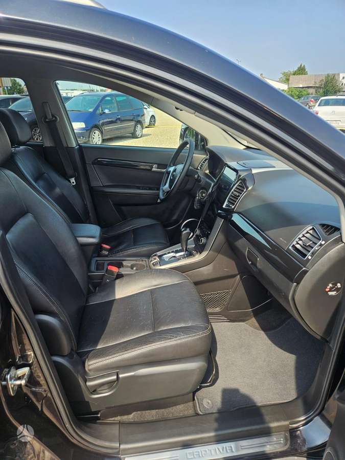Chevrolet Captiva 2011 — photo 9