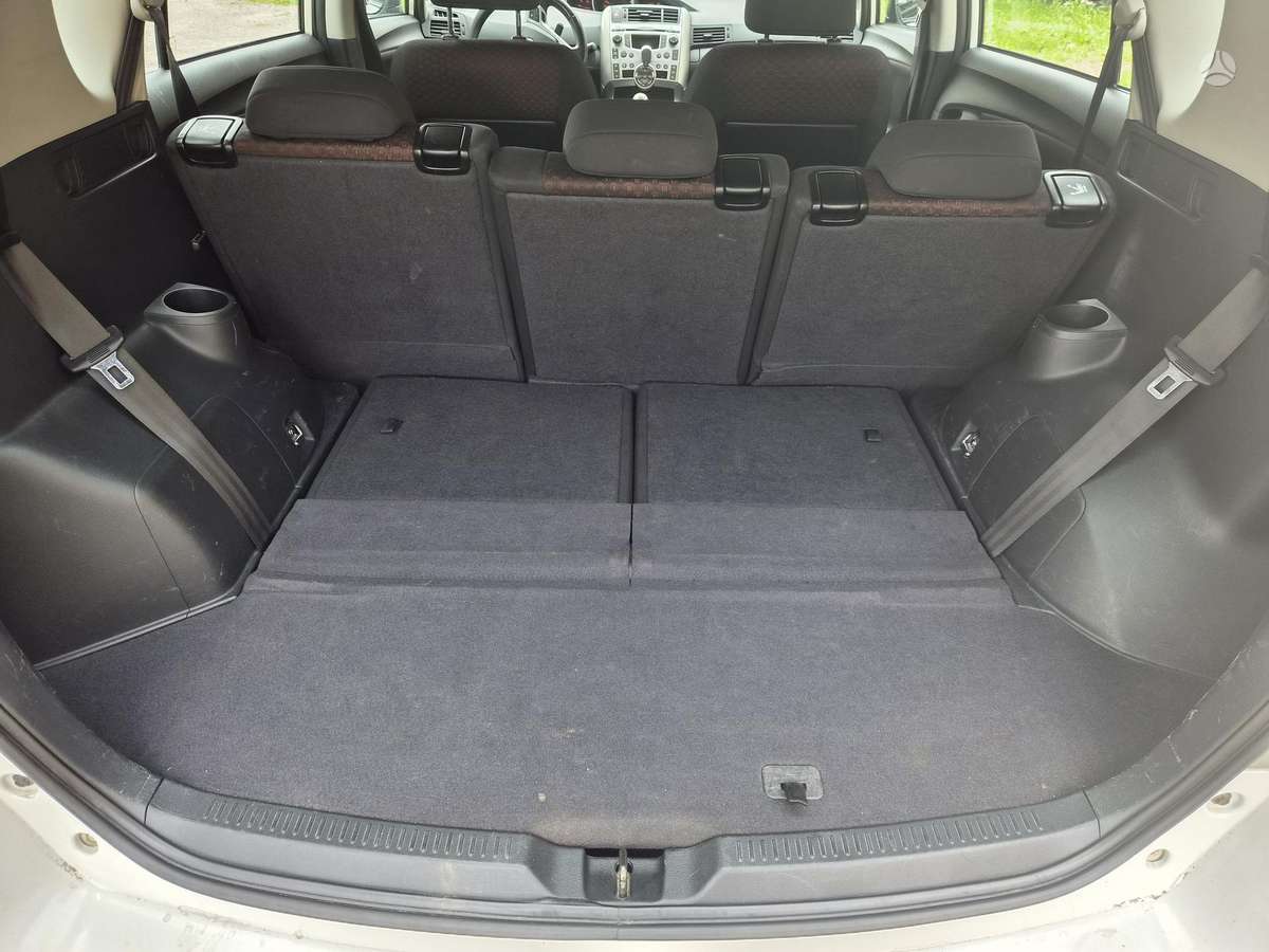 Toyota Verso 2010 — photo 11