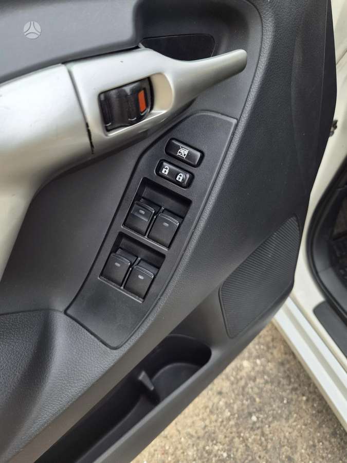 Toyota Verso 2010 — photo 13