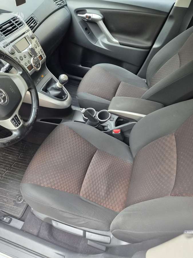 Toyota Verso 2010 — photo 8