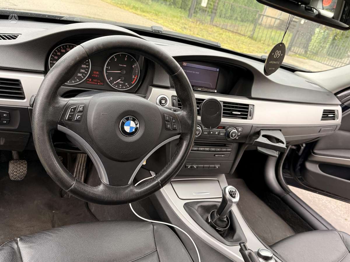 BMW 330 2007 — photo 8