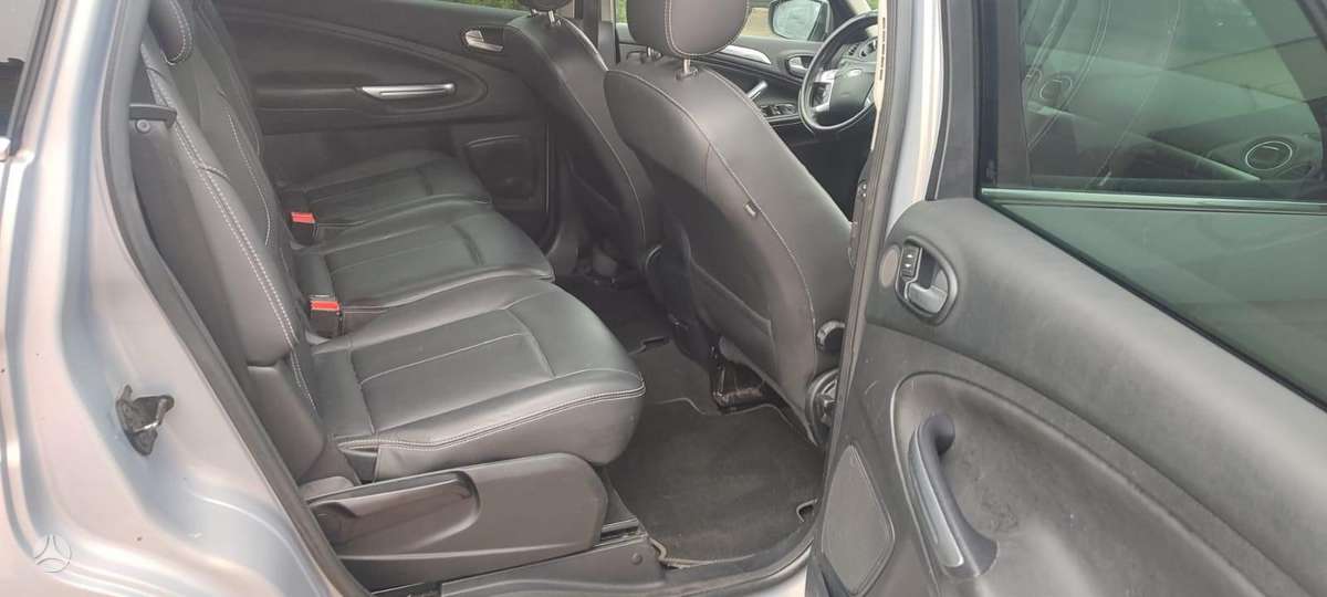Ford S-MAX 2012 — photo 15