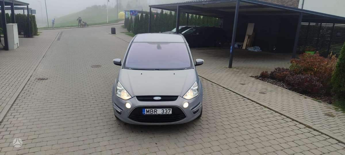 Ford S-MAX 2012 — rear view