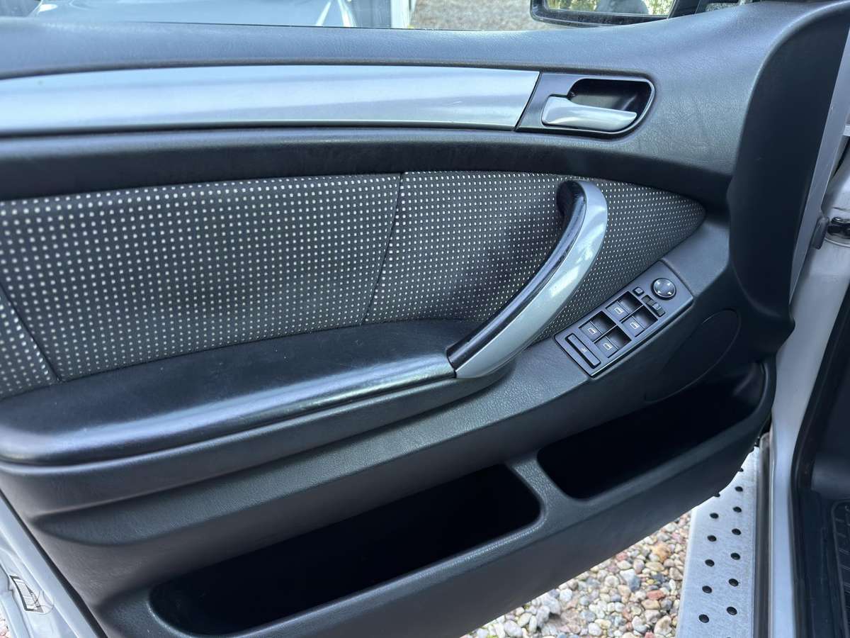 BMW X5 2007 — photo 16