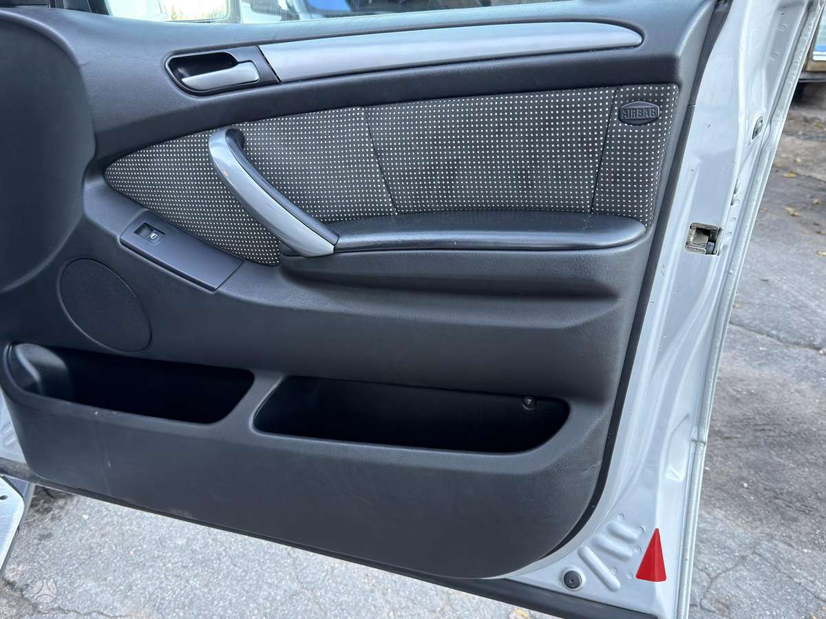 BMW X5 2007 — photo 27