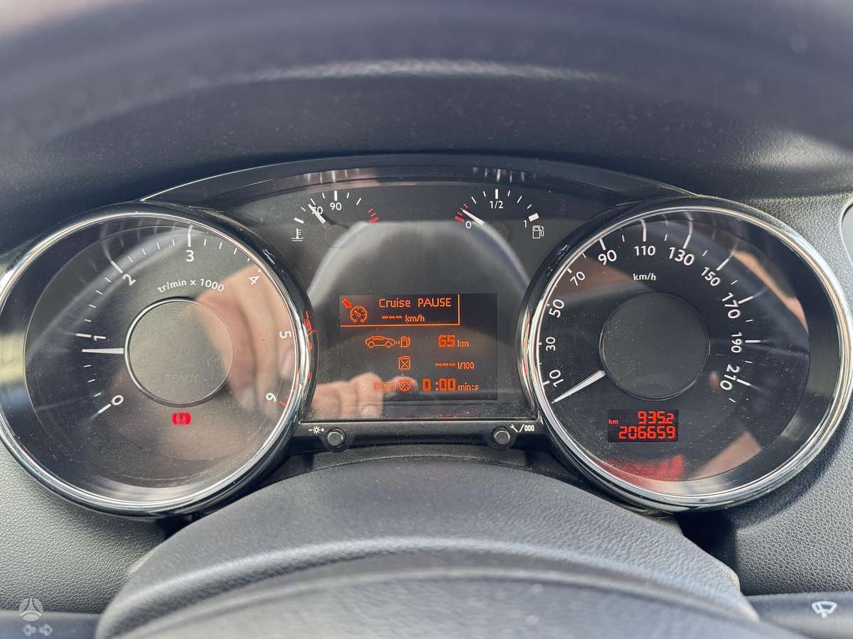 Peugeot 5008 2015 — photo 22