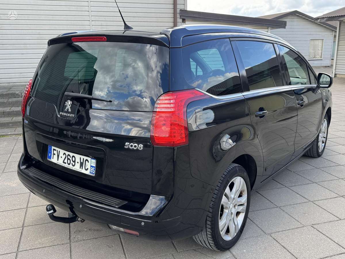 Peugeot 5008 2015 — engine 1560 cm³, 120 HP (88kW)