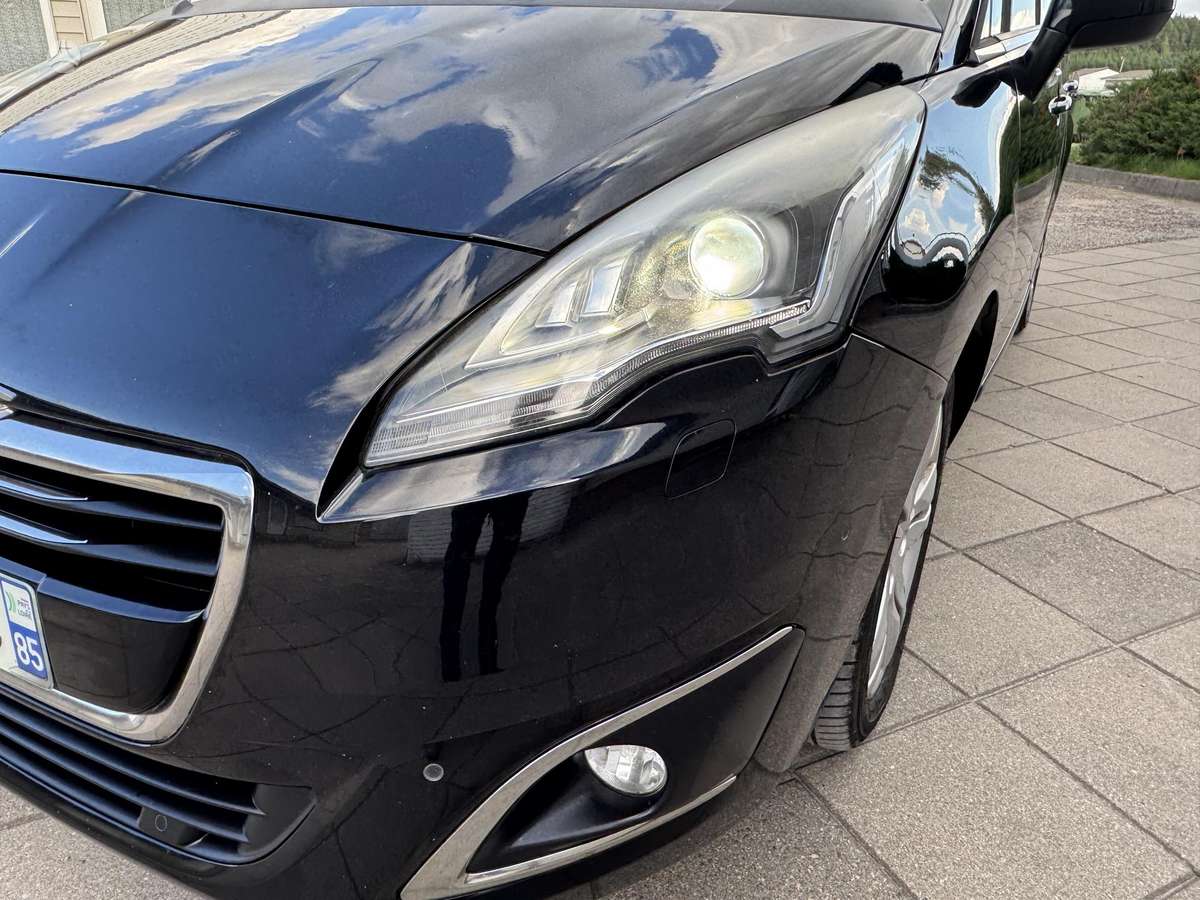 Peugeot 5008 2015 — photo 8